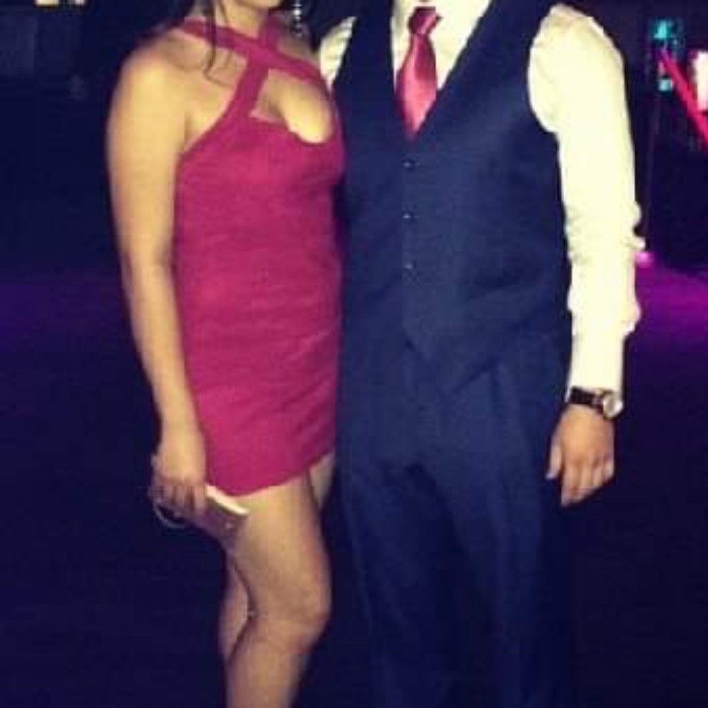 Tobi BodyCon crisscross party dress - Picture 6 of 6